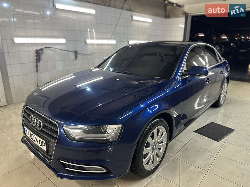 Седан Audi A4 2013 в Киеве