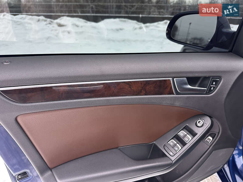 Седан Audi A4 2013 в Киеве