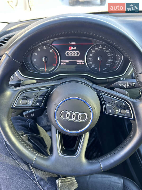 Седан Audi A4 2019 в Києві