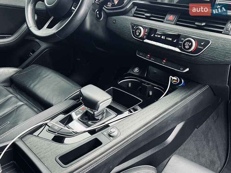 Седан Audi A4 2019 в Одесі