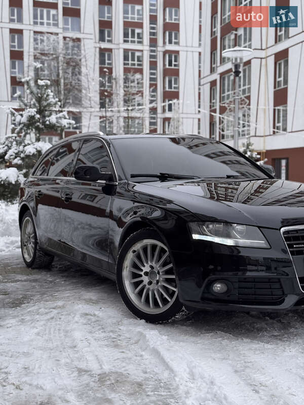 Універсал Audi A4 2011 в Івано-Франківську
