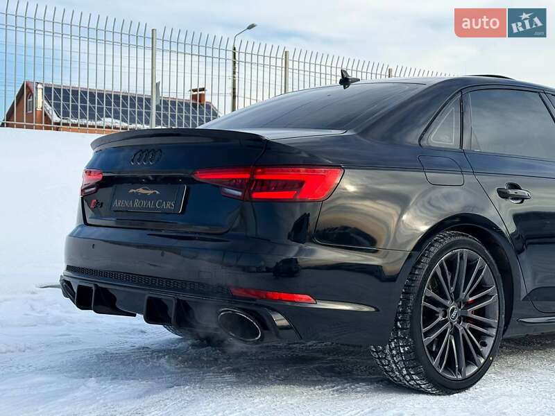 Седан Audi A4 2018 в Києві