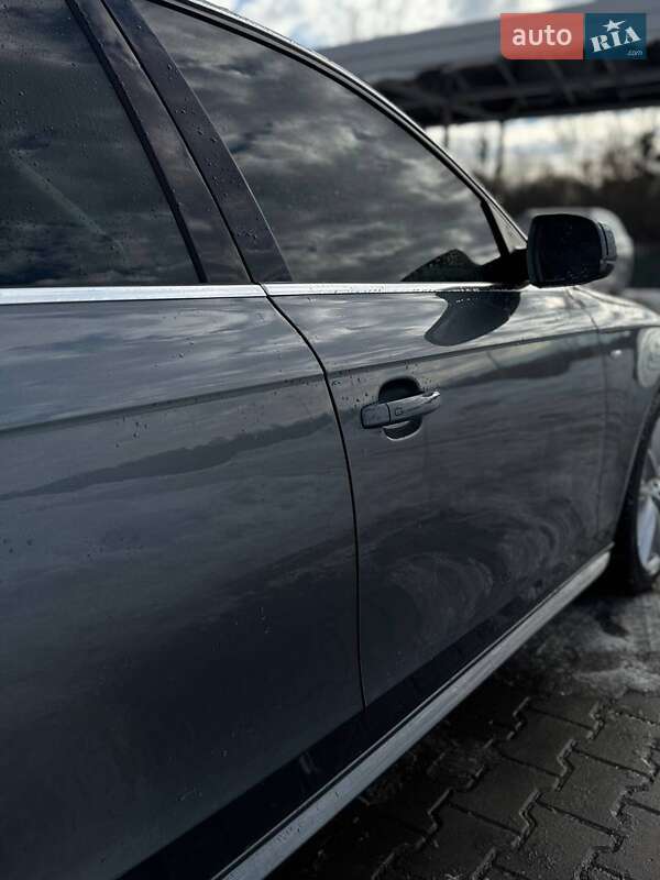 Седан Audi A4 2014 в Львове