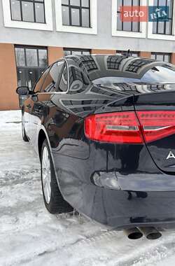 Седан Audi A4 2012 в Львове