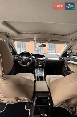 Седан Audi A4 2012 в Львове