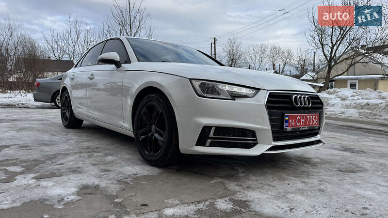 Седан Audi A4 2017 в Львові