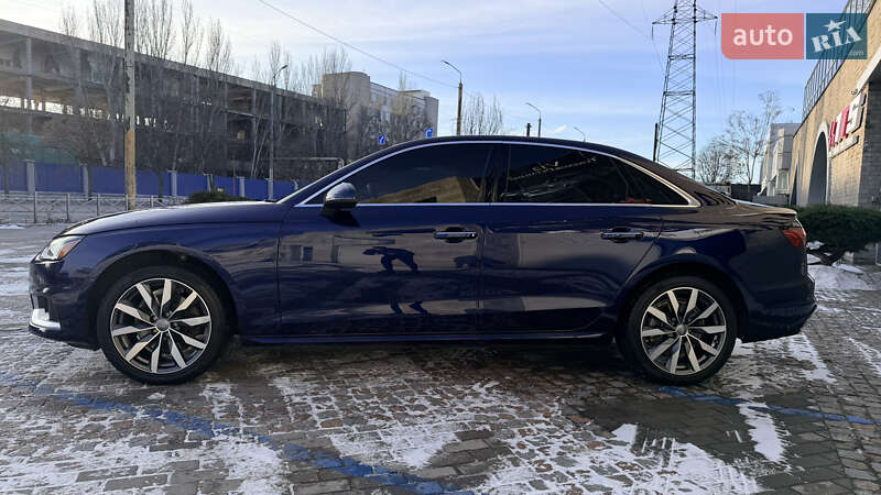 Седан Audi A4 2020 в Дніпрі