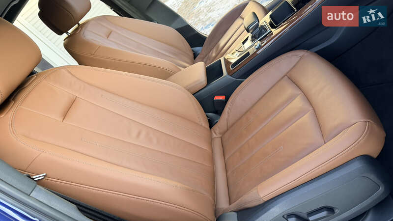 Седан Audi A4 2020 в Дніпрі