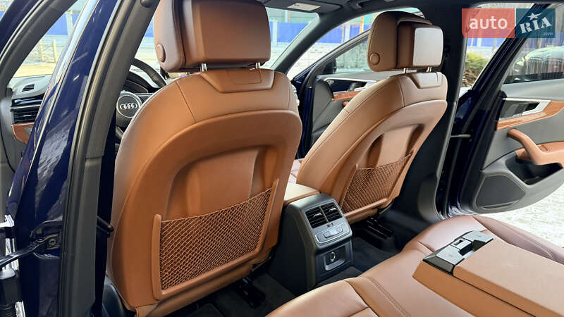 Седан Audi A4 2020 в Дніпрі