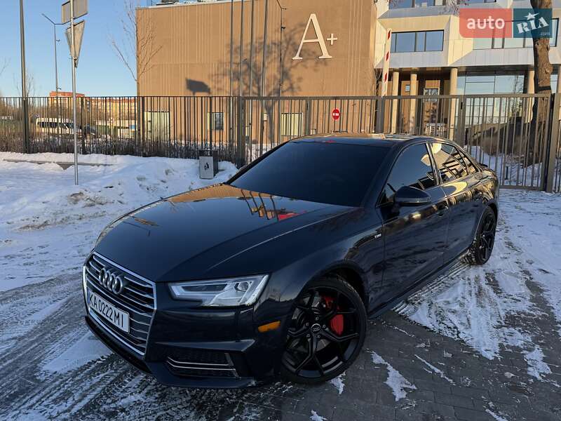 Седан Audi A4 2016 в Киеве