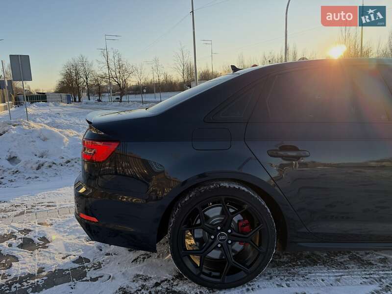 Седан Audi A4 2016 в Киеве