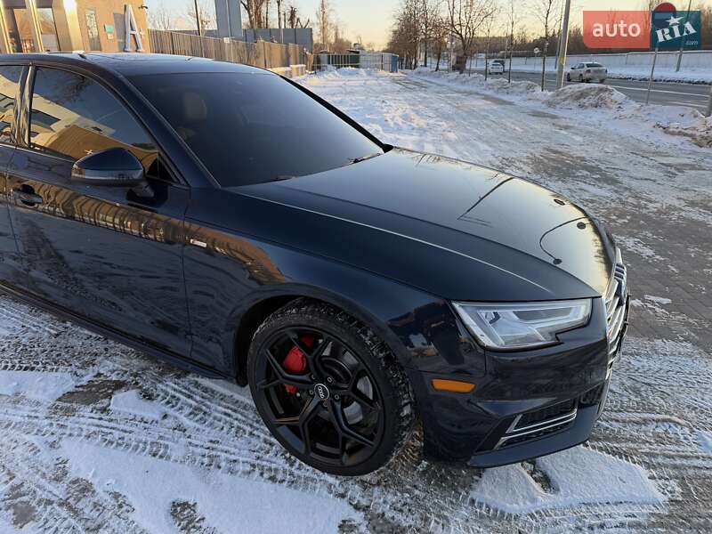 Седан Audi A4 2016 в Киеве