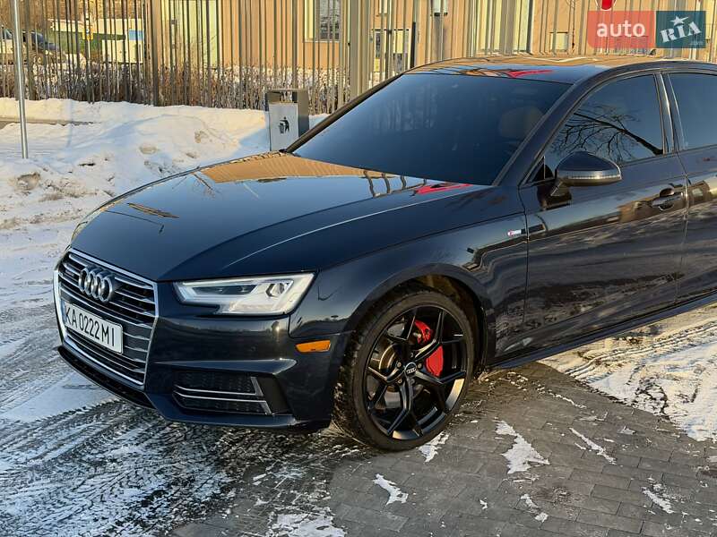 Седан Audi A4 2016 в Киеве