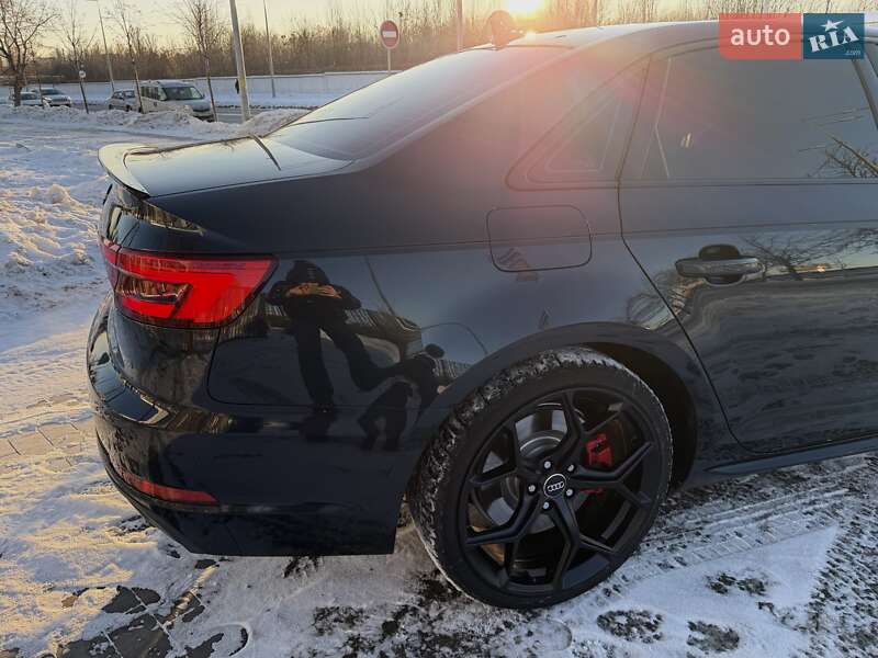 Седан Audi A4 2016 в Киеве