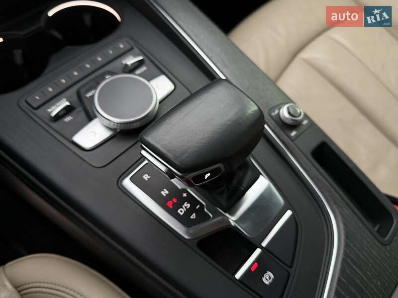 Седан Audi A4 2016 в Киеве