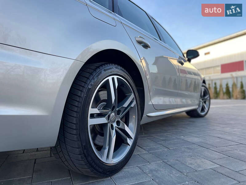 Седан Audi A4 2017 в Луцьку