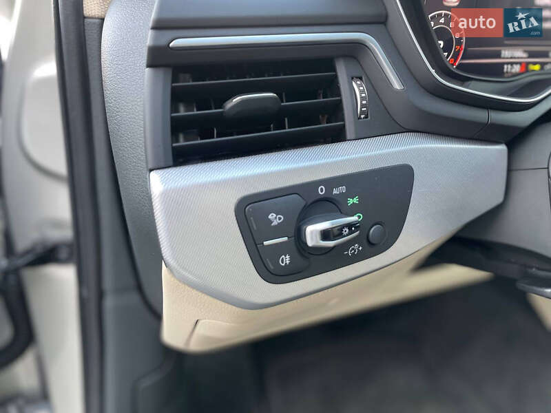 Седан Audi A4 2017 в Луцьку