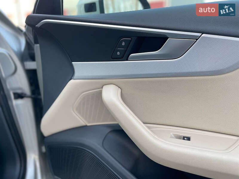 Седан Audi A4 2017 в Луцьку