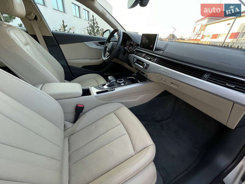 Седан Audi A4 2017 в Луцьку