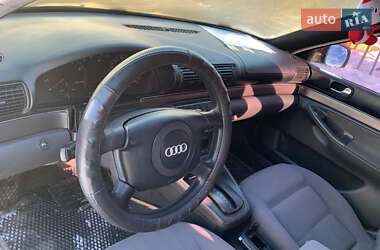 Седан Audi A4 1998 в Калиновке