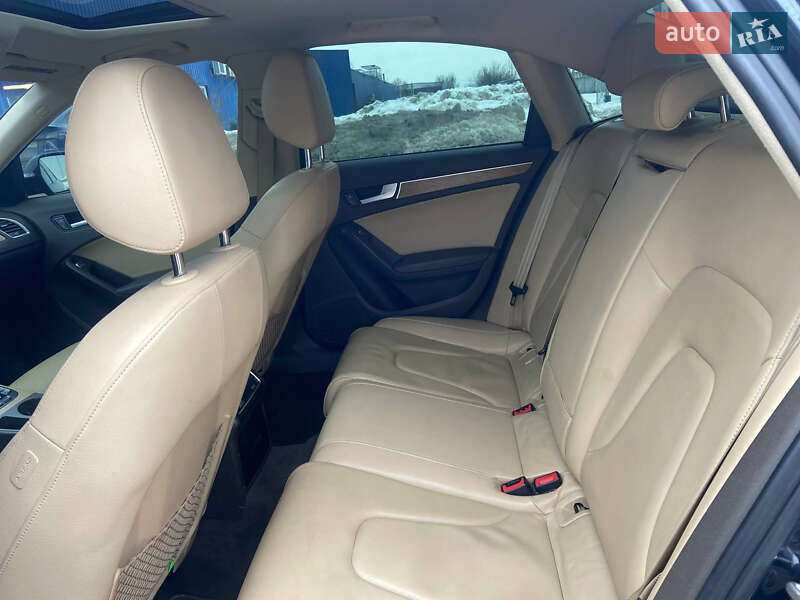 Седан Audi A4 2012 в Львові