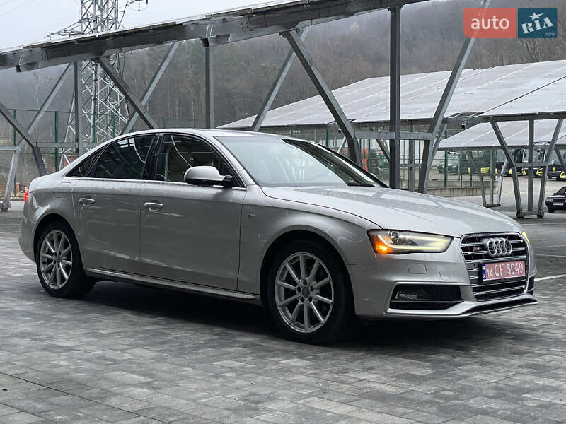 Седан Audi A4 2013 в Львове
