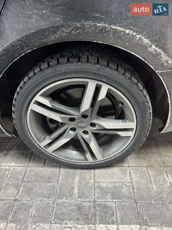 Седан Audi A4 2016 в Киеве