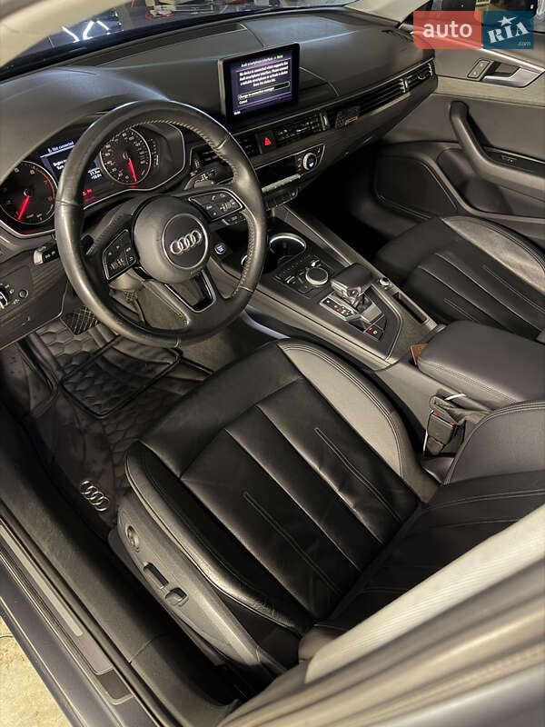 Седан Audi A4 2017 в Одессе