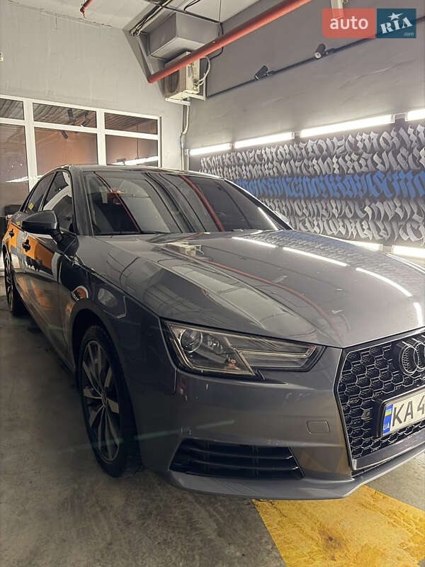 Седан Audi A4 2017 в Одессе