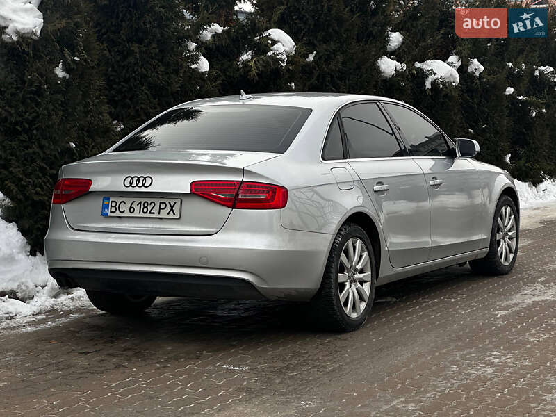 Седан Audi A4 2013 в Львове