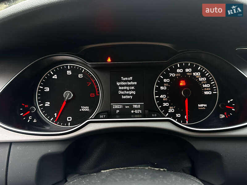 Седан Audi A4 2013 в Львове