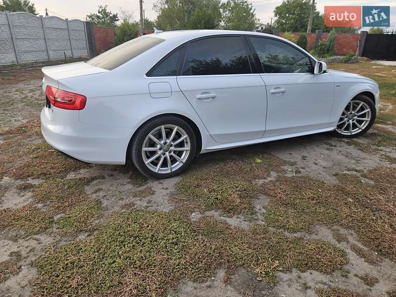 Audi A4 2014