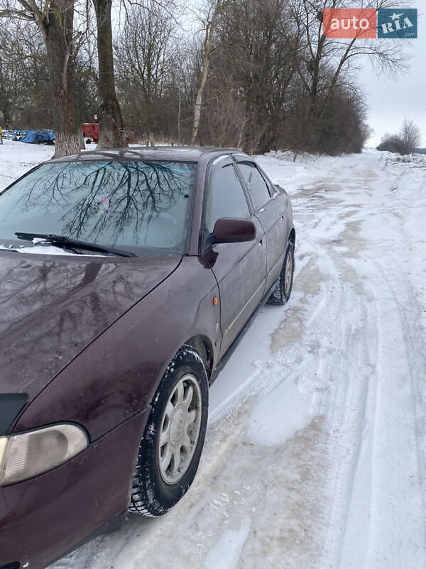 Седан Audi A4 1996 в Ровно
