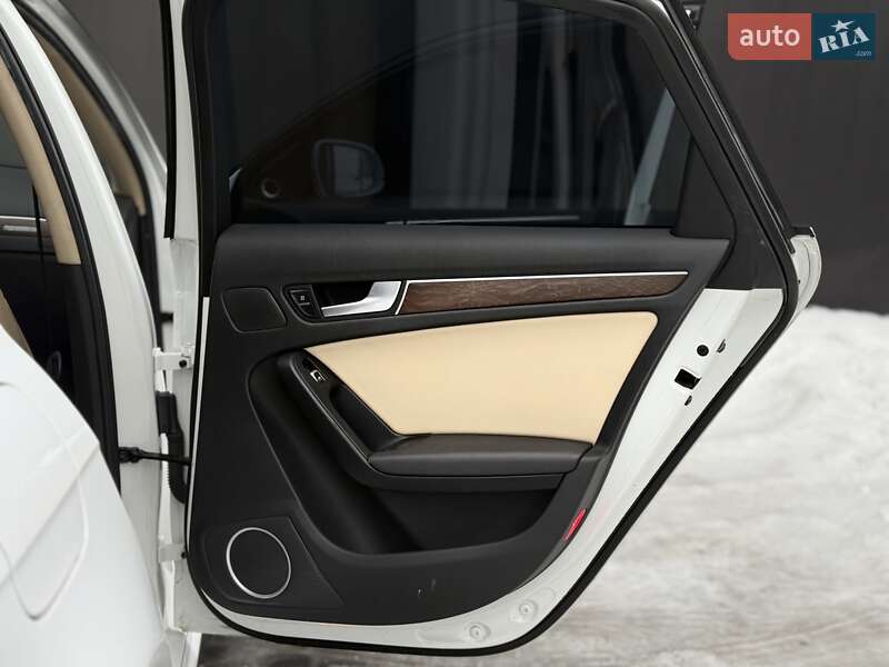 Седан Audi A4 2014 в Львові