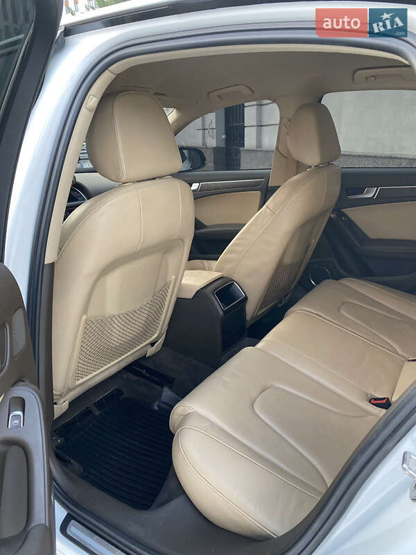 Седан Audi A4 2012 в Одессе