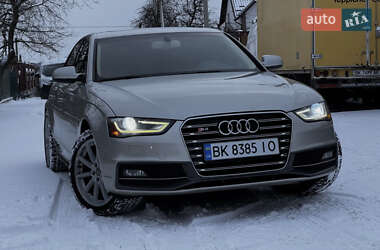 Седан Audi A4 2014 в Ровно