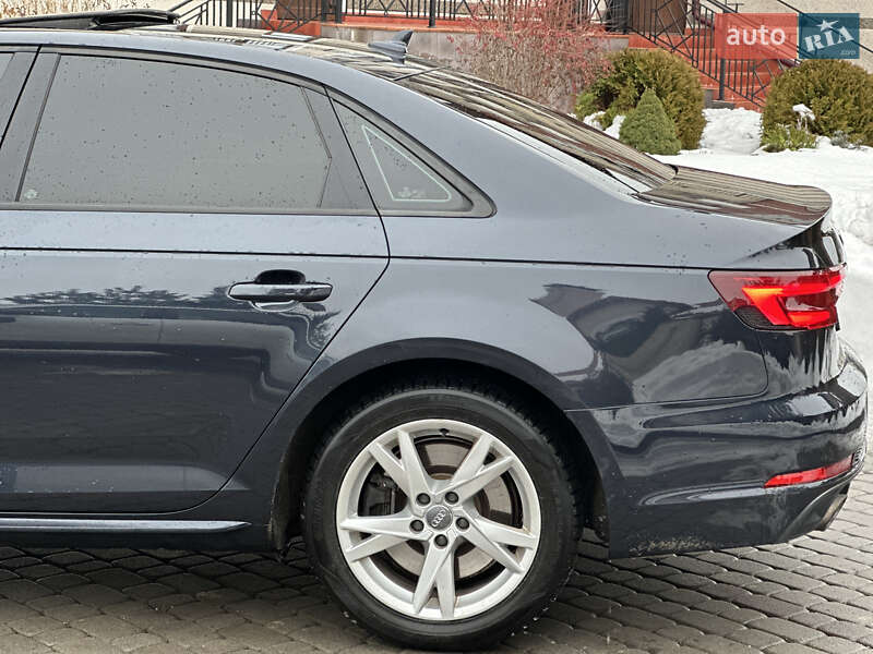 Седан Audi A4 2018 в Шептицькому