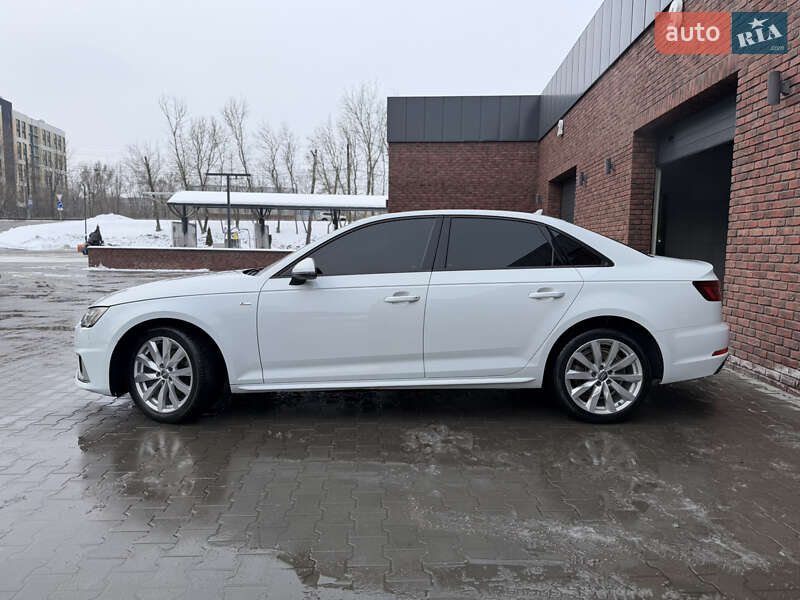 Седан Audi A4 2018 в Хмельницькому