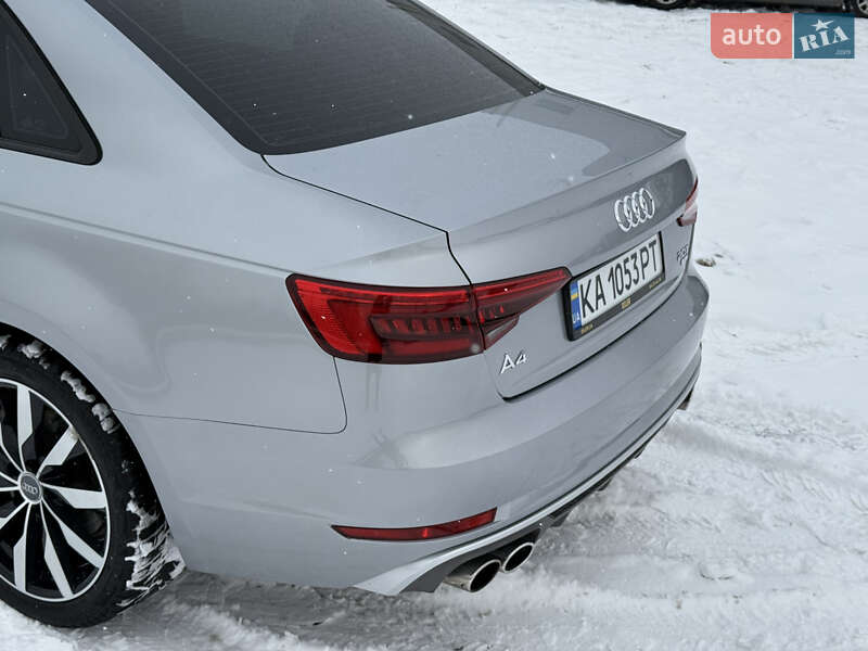 Седан Audi A4 2017 в Киеве