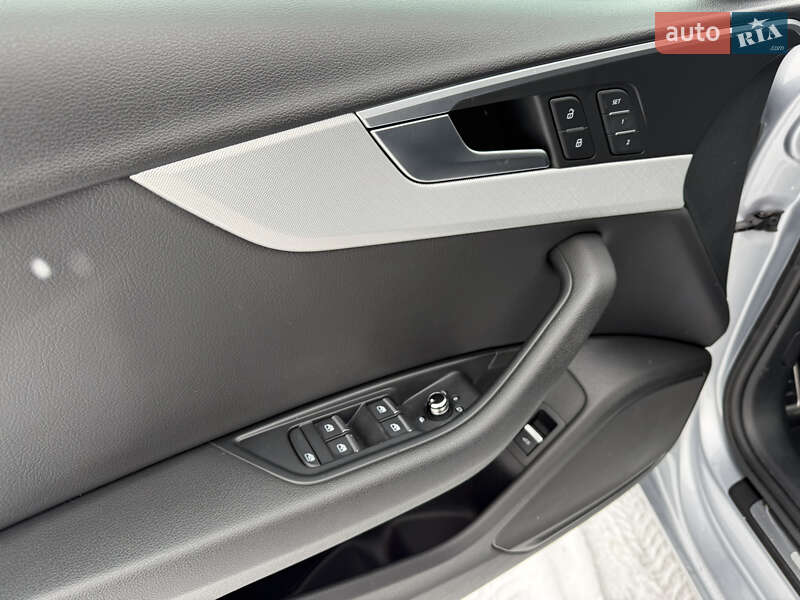 Седан Audi A4 2017 в Киеве