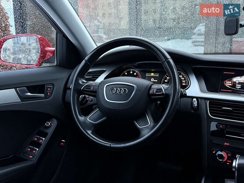 Седан Audi A4 2015 в Киеве
