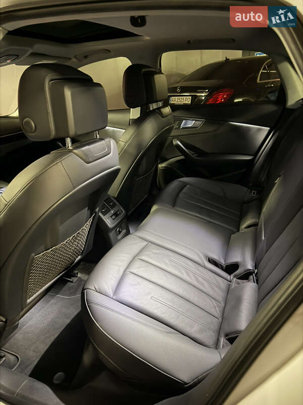 Седан Audi A4 2016 в Киеве