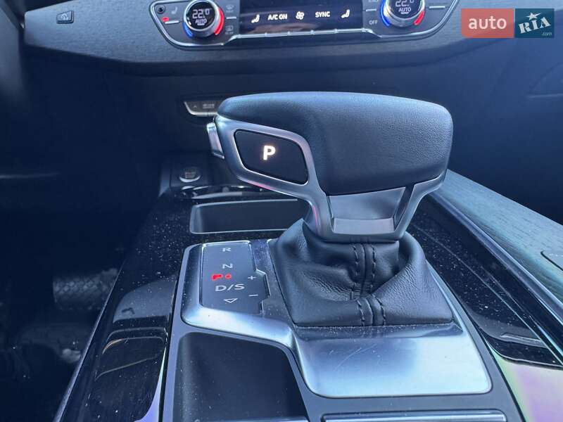 Седан Audi A4 2019 в Киеве