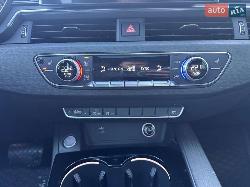 Седан Audi A4 2019 в Киеве