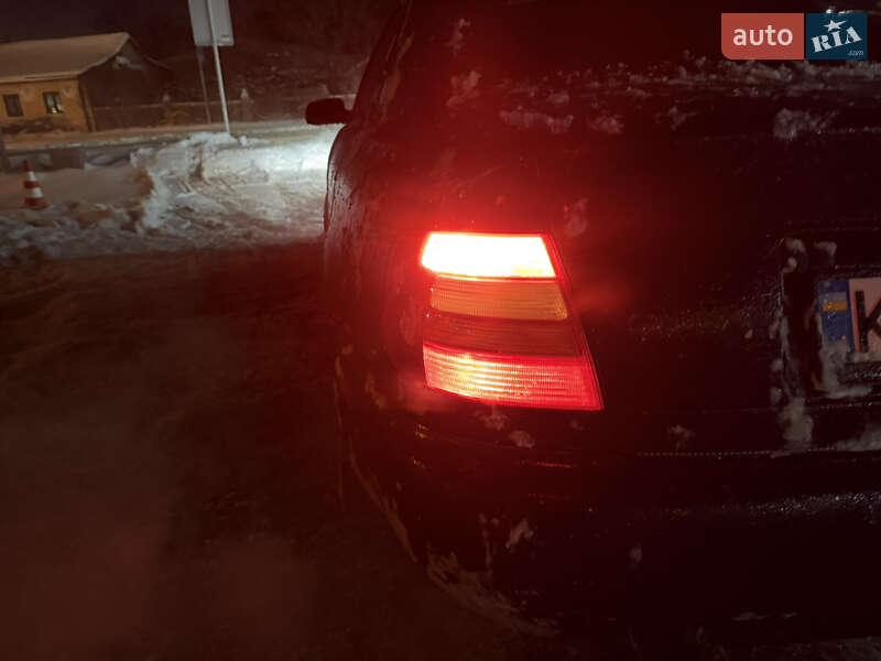 Седан Audi A4 1997 в Києві