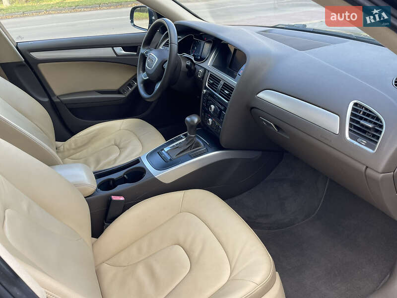 Седан Audi A4 2014 в Киеве