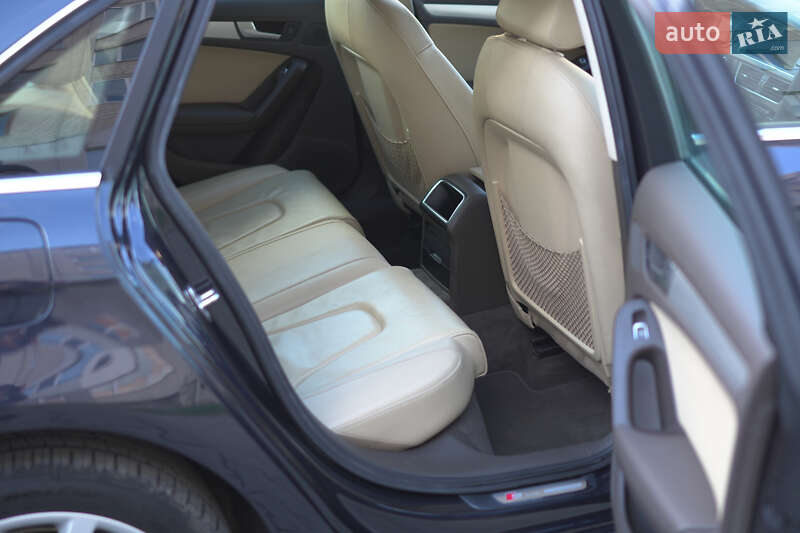 Седан Audi A4 2014 в Киеве