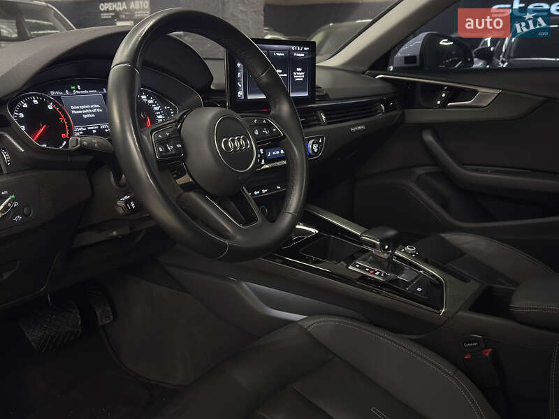 Седан Audi A4 2021 в Миколаєві