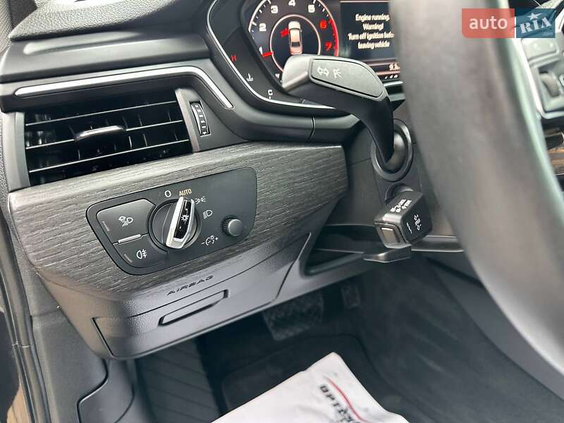 Седан Audi A4 2017 в Львові