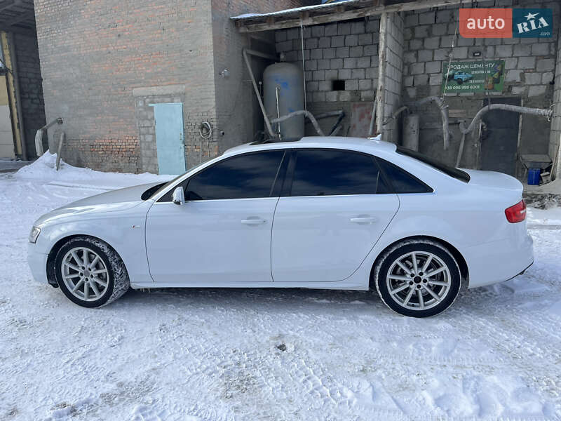 Седан Audi A4 2013 в Луцке